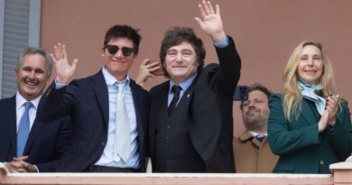 Caputo y los trolls en retirada: Milei pierde cada vez más terreno en las redes