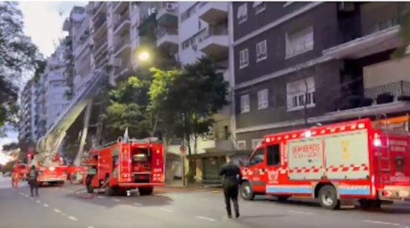 Incendio en un edificio en Recoleta: al menos dos personas asistidas por el SAME