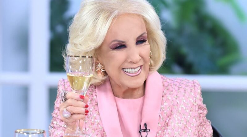 Mirtha Legrand recibió el alta tras una semana internada