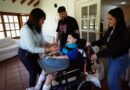 La nueva vida de Bastian casi 10 meses después del dramático choque en Pinamar: pasó 17 operaciones y se reencontró con la médica que lo salvó