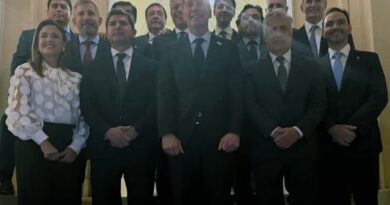 Santilli reunió en París a gobernadores para negociar las PASO