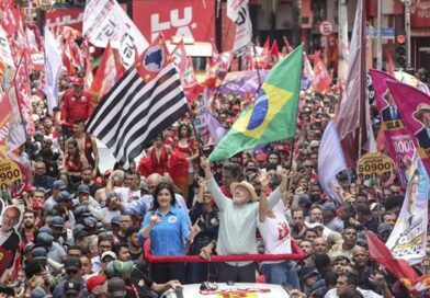 Brasil votó entre la polarización: Lula da Silva y Flávio Bolsonaro emitieron su voto