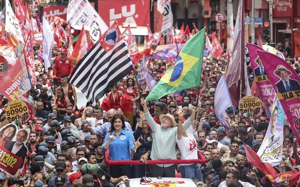 Brasil votó entre la polarización: Lula da Silva y Flávio Bolsonaro emitieron su voto