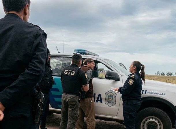 Detuvieron en Tapalqué al hombre que golpeaba a su pareja mientras eliminaba contactos de sus redes sociales