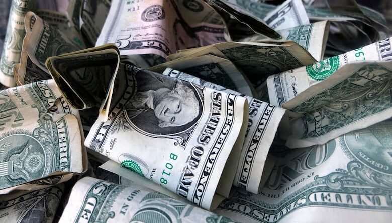 El Gobierno refinanció toda la deuda que vencía y consiguió $1,75 billones adicionales para potencialmente comprar dólares